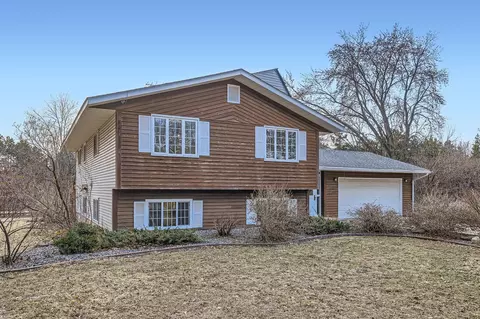 15749 Green Meadow Cir, Carver, MN 55315