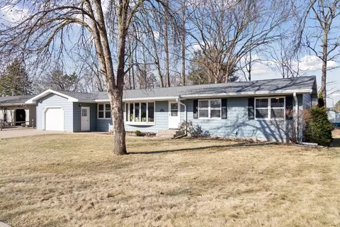 621 7th St N, Hudson, WI 54016