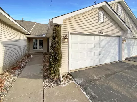 6306 Brook Ln, Savage, MN 55378