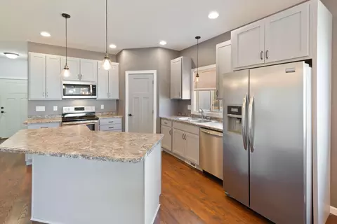 410 Pintail Cir, Annandale, MN 55302
