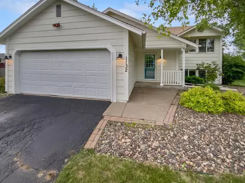 1132 Lincoln Ct, Saint Paul Park, MN 55071