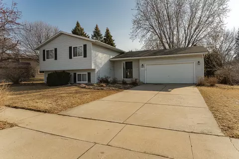 5626 44th Ave NW, Rochester, MN 55901