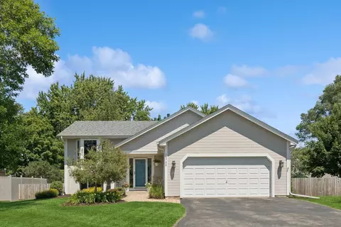 15755 Highview Dr, Apple Valley, MN 55124