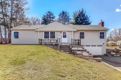 1509 W 86th St, Bloomington, MN 55431