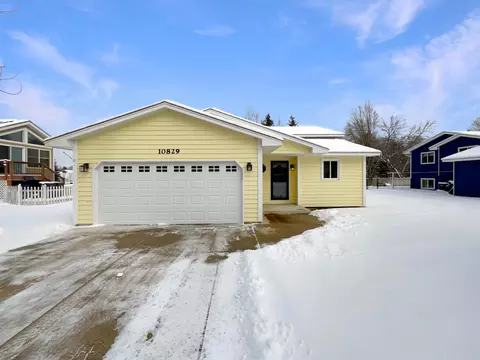 10829 Stutz St NE, Circle Pines, MN 55014