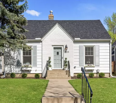5209 France Ave S, Minneapolis, MN 55410