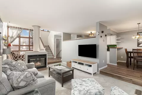 1371 Spencer Rd W, Saint Paul, MN 55108