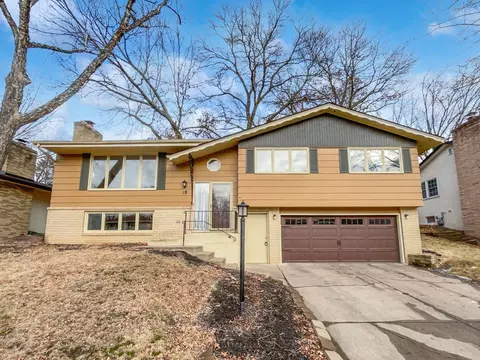 18 Ruth St N, Saint Paul, MN 55119