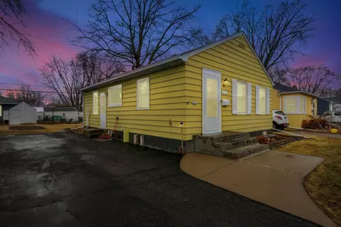 2072 Case Ave E, Saint Paul, MN 55119