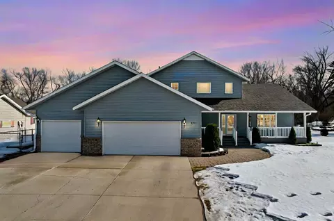 524 Valley Dr, Fergus Falls, MN 56537