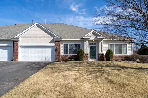 5917 Prairie Ridge Dr, Shoreview, MN 55126