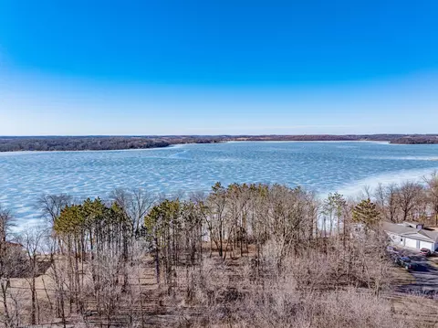 14800 Shields Lake Trl, Faribault, MN 55021