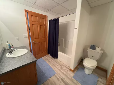 Bath - 304 Chestnut Dr, Horace, ND 58047 photo 7 of 7