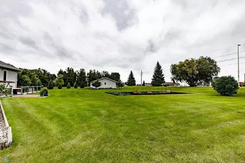 Exterior - 304 Chestnut Dr, Horace, ND 58047 photo 14 of 17