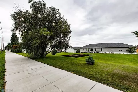 Exterior - 304 Chestnut Dr, Horace, ND 58047 photo 16 of 17