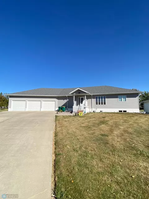 Exterior - 304 Chestnut Dr, Horace, ND 58047 photo 1 of 17