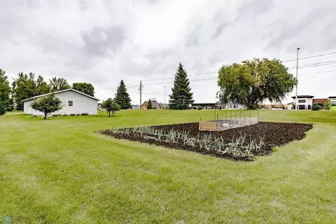 Exterior - 304 Chestnut Dr, Horace, ND 58047 photo 12 of 17