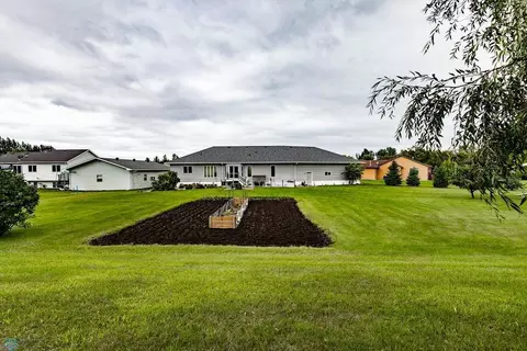 Exterior - 304 Chestnut Dr, Horace, ND 58047 photo 11 of 17