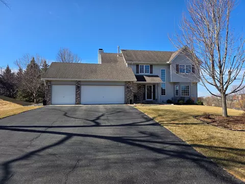 1815 Valley Ridge Trl S, Chanhassen, MN 55317