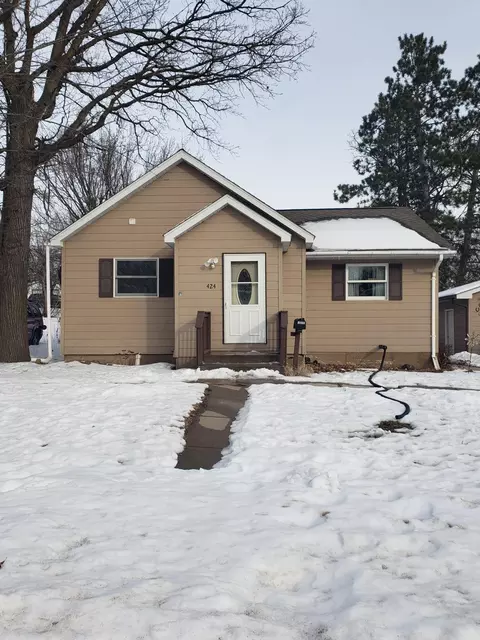 424 Mclean St, Mora, MN 55051