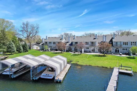 22 W Point Pl, Tonka Bay, MN 55331
