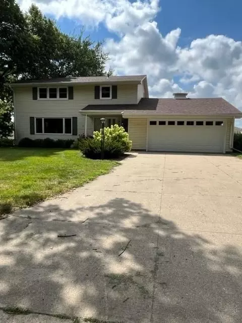 641 16th St, Windom, MN 56101 photo 2