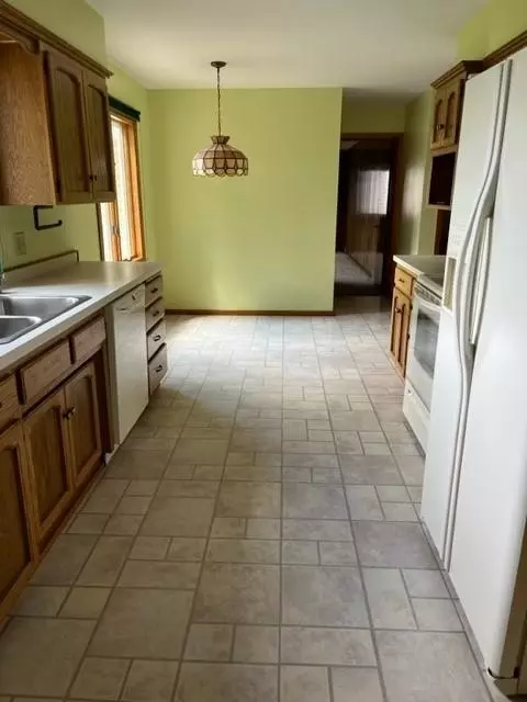 641 16th St, Windom, MN 56101 photo 8