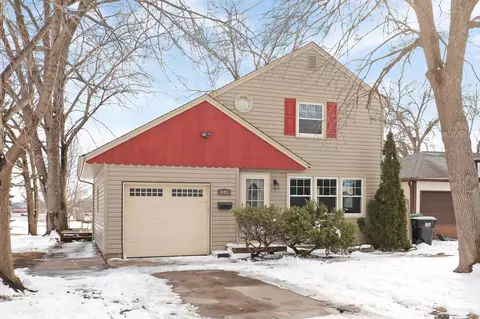 646 Jefferson St, Anoka, MN 55303