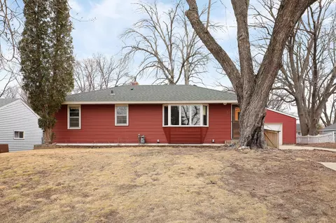 22 Oday St N, Maplewood, MN 55119