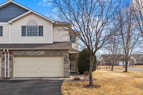 229 Stallion Ln, Circle Pines, MN 55014