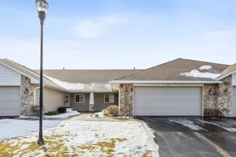 66 Crown Pte, Hudson, WI 54016