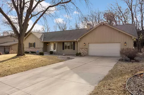 10308 Wildwood Rd, Bloomington, MN 55437