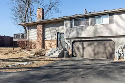 639 E 145th St, Burnsville, MN 55337