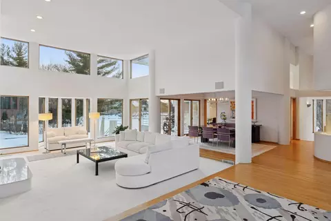 16141 Mcginty Rd W, Wayzata, MN 55391