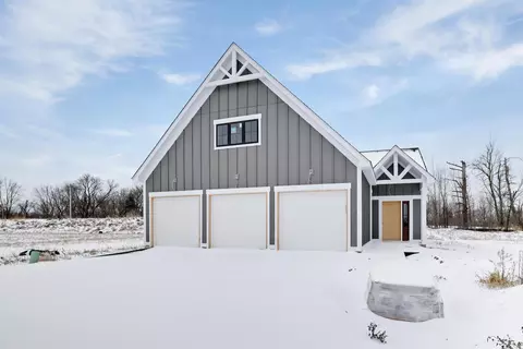 31710 Madison Rd, Lindstrom, MN 55045