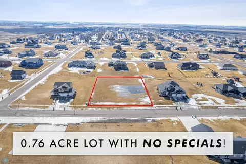 4718 39th Ave N, Fargo, ND 58102