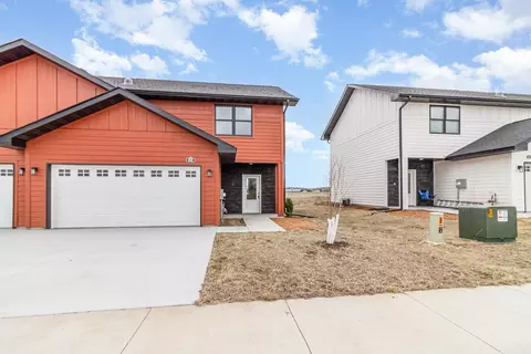 815 Viburnum St, Belle Plaine, MN 56011