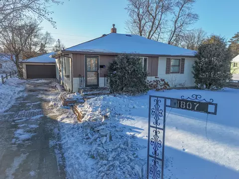 1807 Beltrami Ct NW, Bemidji, MN 56601
