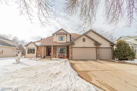 3327 River Dr S, Fargo, ND 58104