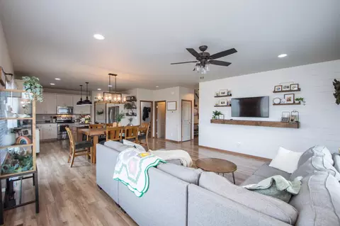 299 Redwood Dr, Mapleton, ND 58059 photo 9