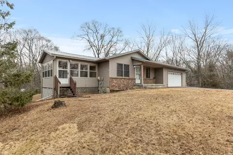 879 Willow Ridge Rd, Hudson, WI 54016
