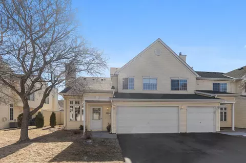 529 Aqua Cir, Lino Lakes, MN 55014