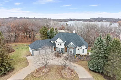2 Brainard Way, North Oaks, MN 55127