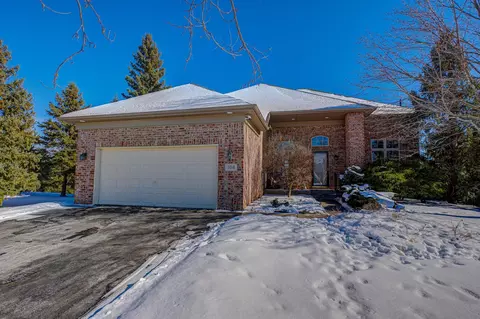 108 Quail Cir, Hudson, WI 54016