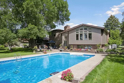 1705 15th Ave SW, Willmar, MN 56201