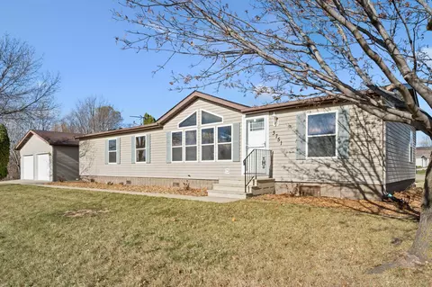 3751 Blossom St NW, Rochester, MN 55901