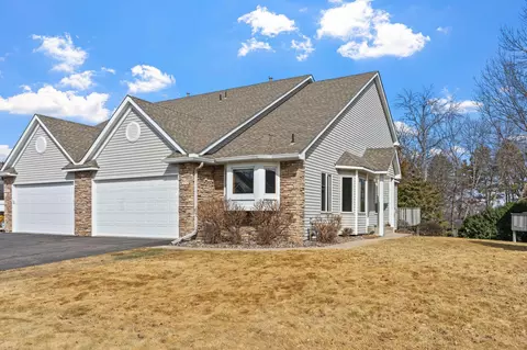 1050 Westcliff Curv, Shoreview, MN 55126