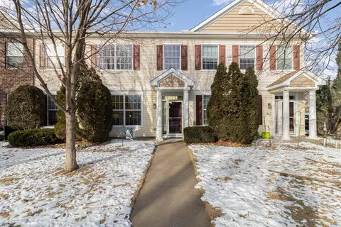 3021 Germain St N #4, Maplewood, MN 55109