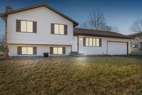 7706 Jeffery Ave S, Cottage Grove, MN 55016