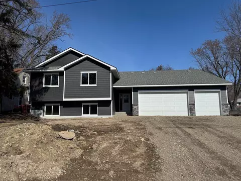 6122 34th Avenue Ave N, Crystal, MN 55422